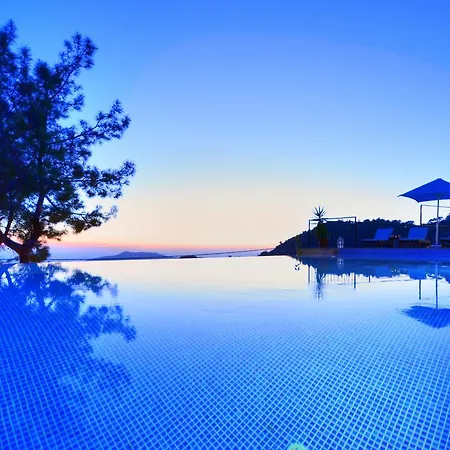 Ella Villa Kas