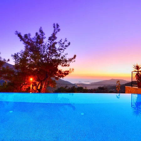 Ella Villa Kas